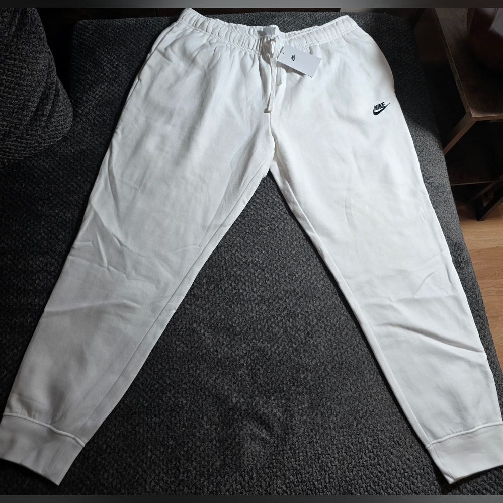 Nike Women’s Sweatpants XXL White Joggers NWT Standard Fit Mid Rise